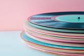 Pastelkleurige verzameling vinylplaten