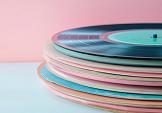 Pastelkleurige verzameling vinylplaten