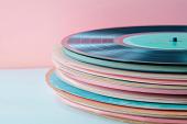 Pastelkleurige verzameling vinylplaten