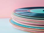 Pastelkleurige verzameling vinylplaten