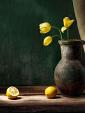 Stilleven citroen en tulp