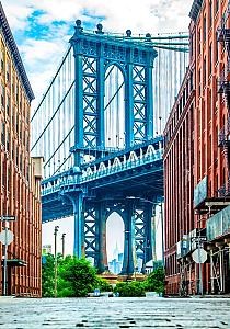 Manhattan bridge tussen 2 gebouwen