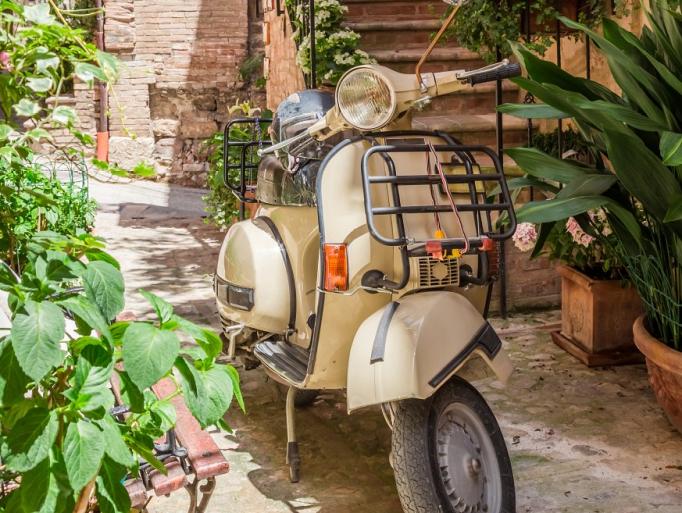 Vintage scooter in Italië