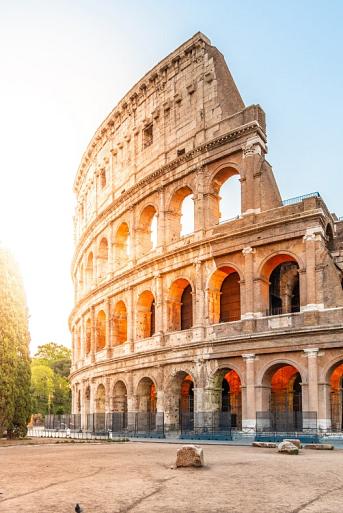 Zonsopgang bij het Colosseum, Rome, Italië