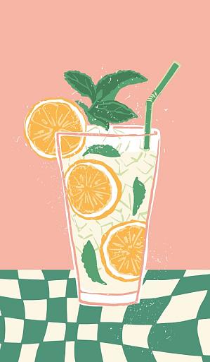 Cocktail met roze achtergrond