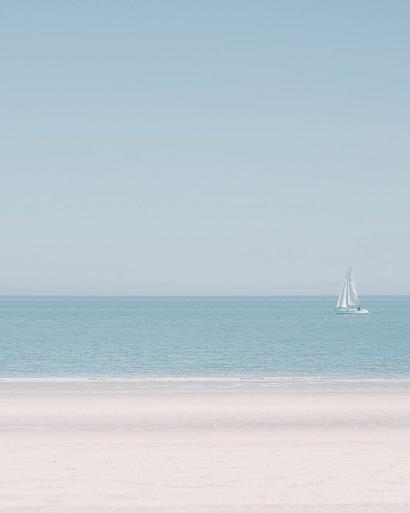 Zeilboot op zee