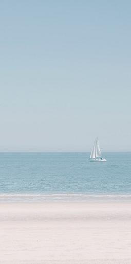 Zeilboot op zee