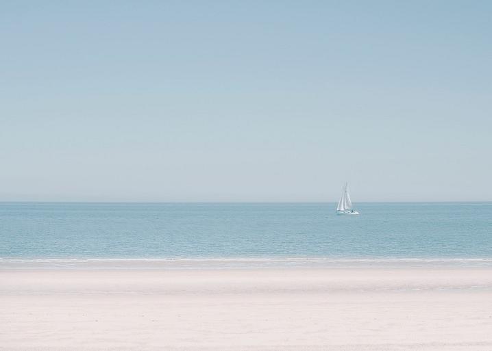 Zeilboot op zee