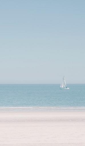 Zeilboot op zee