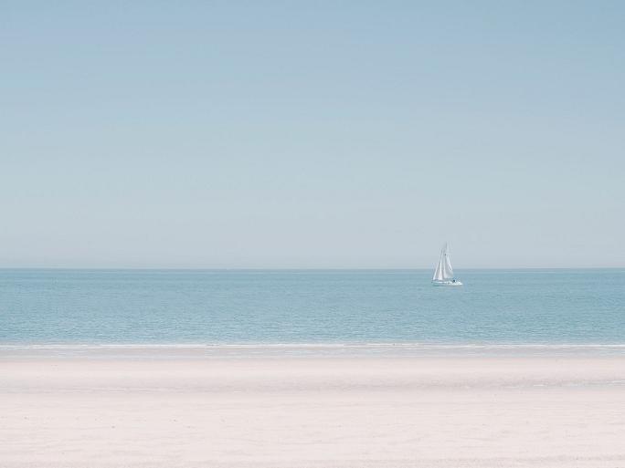Zeilboot op zee