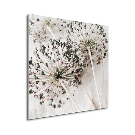 droge allium bloemen op beige stof mock up aluminium vierkant